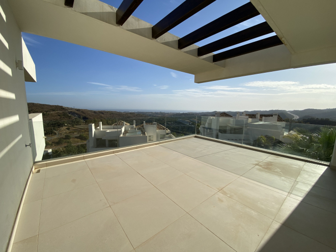 Panoramic views and brand new 3 bedroom apartment in Marbella Club Hills, Benahavis