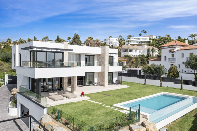 Contemporary Villa in La Alqueria, Benahavis
