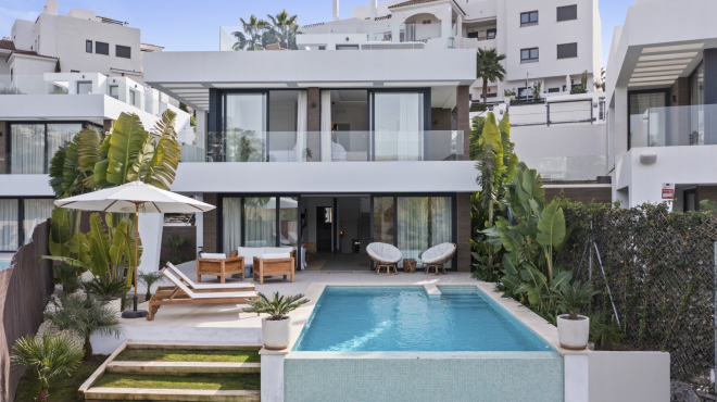 Exceptional 6 bedroom villa in La Resina Golf, Estepona