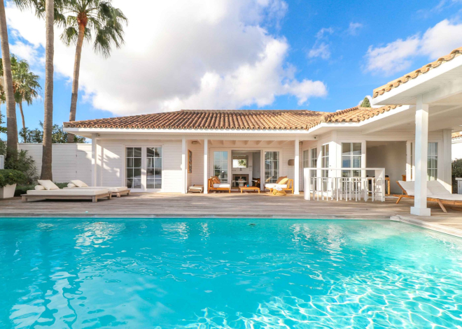 Elegant villa in La Alqueria, Benahavis