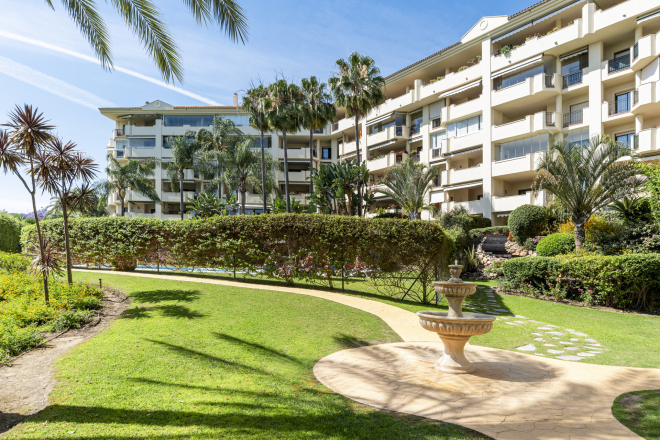 Apartamento en Guadalmina Alta, Marbella.