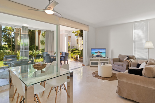 Modern Ground Floor Apartment in Alcazaba Lagoon, Casares