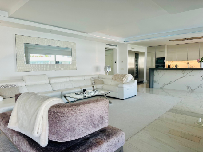 Excepcional apartamento de lujo de 6 dormitorios con vistas al mar en El Embrujo Banús, Puerto Banús