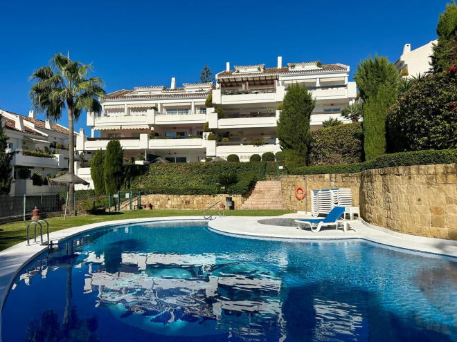 Elegant 2 bedroom Apartment in Aloha Mirasierra, Nueva Andalucia