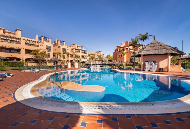 Spacious 4-bedroom apartment in Hacienda del Sol, East Estepona
