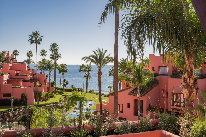 Luxury Duplex Penthouse on the Frontline Beach in Cabo Bermejo, East Estepona