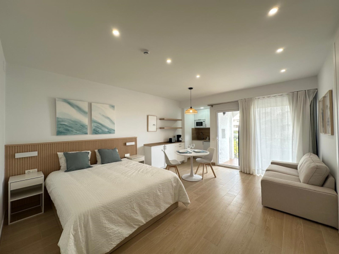 Estudio totalmente reformado en el Hotel Occidental, Puerto Banús