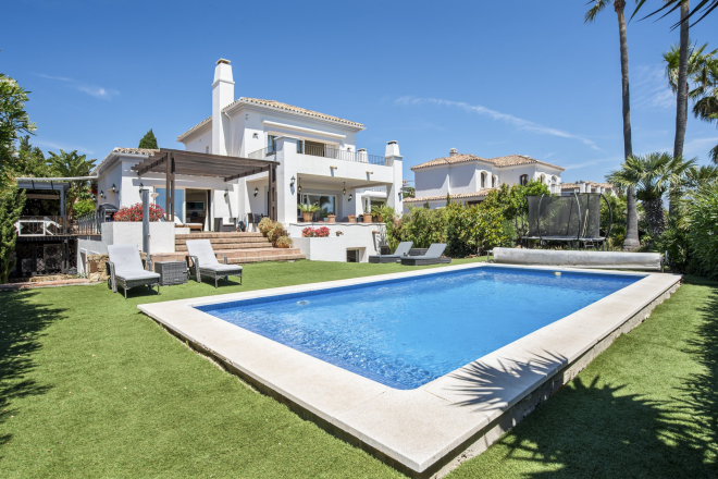 Stylish and spacious 4 bedroom family villa in La Paloma, Manilva