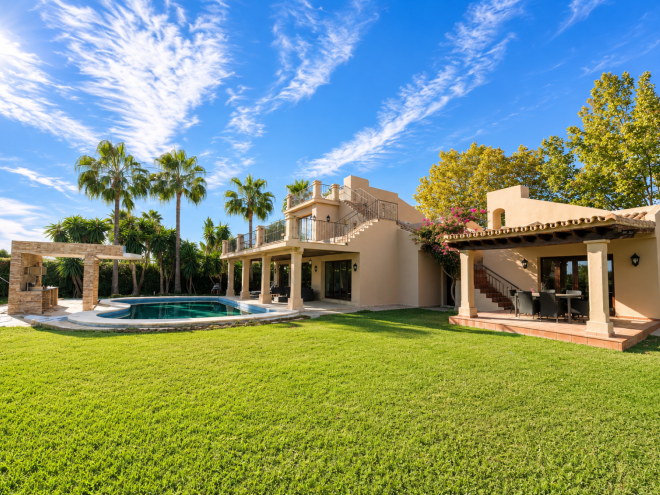 Recently refurbished three-bedroom villa with private pool and garden on Marbella Golden Mile.