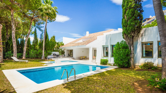 5 bedroom beachside villa in Villa Marina, Puerto Banus