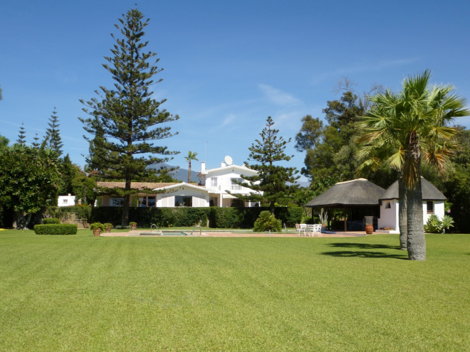 A stunning frontline beach property in Guadalmina Baja