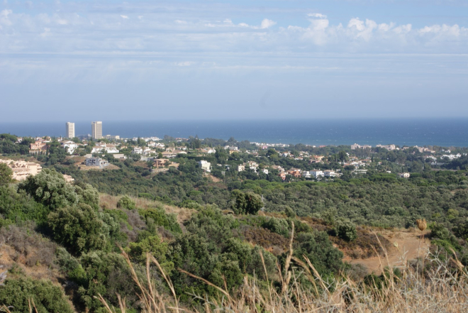 Very large plot with sea views in Las Chapas, Marbella East